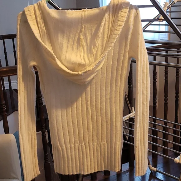 Sweater - Picture 2 of 3
